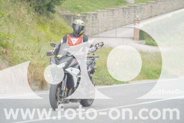 <h1 class="product-title">thumb_FF100058</h1>