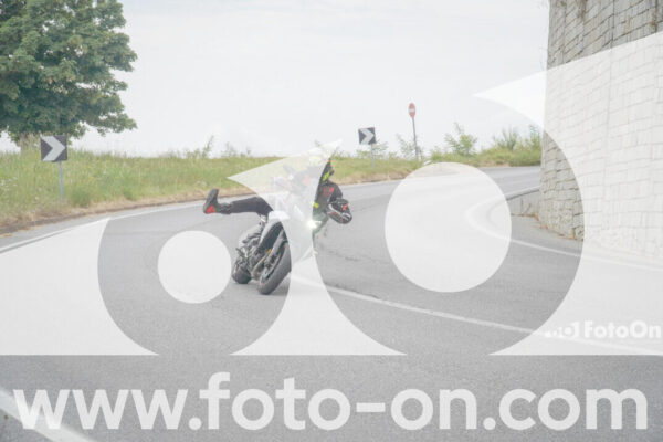 <h1 class="product-title">thumb_FF100070</h1>