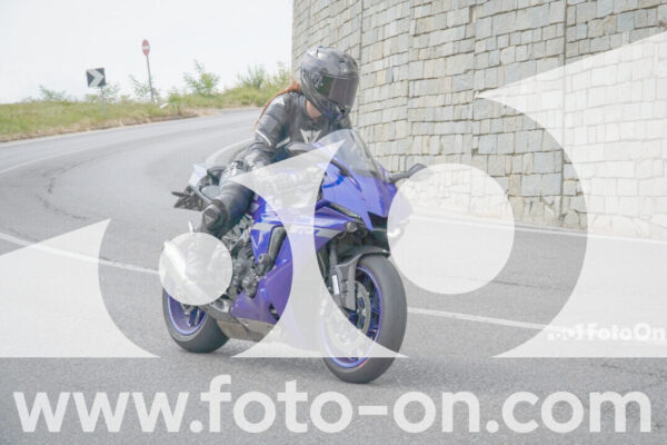 <h1 class="product-title">thumb_FF100121</h1>