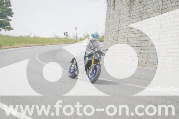 <h1 class="product-title">thumb_FF100165</h1>