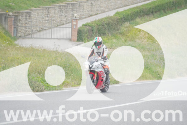 <h1 class="product-title">thumb_FF100170</h1>
