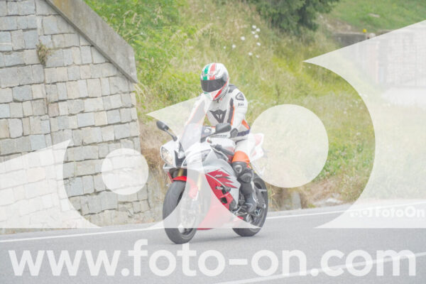<h1 class="product-title">thumb_FF100176</h1>