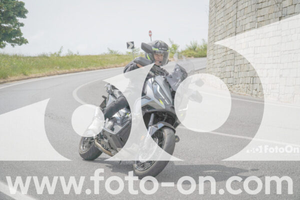 <h1 class="product-title">thumb_FF100226</h1>