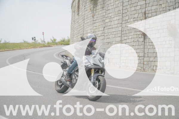 <h1 class="product-title">thumb_FF100230</h1>