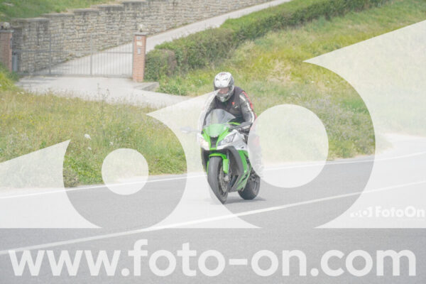 <h1 class="product-title">thumb_FF100257</h1>