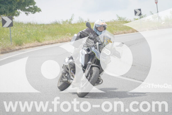 <h1 class="product-title">thumb_FF100283</h1>