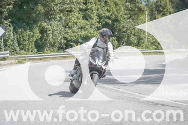 <h1 class="product-title">thumb_FF100350</h1>