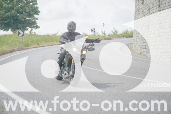 <h1 class="product-title">thumb_FF100356</h1>