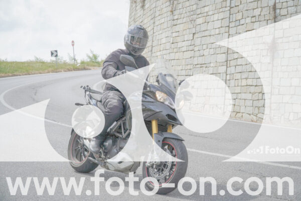 <h1 class="product-title">thumb_FF100359</h1>
