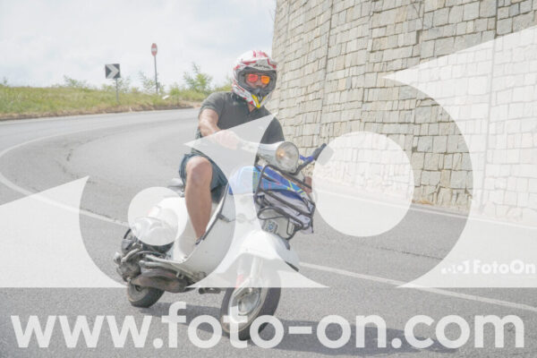 <h1 class="product-title">thumb_FF100432</h1>