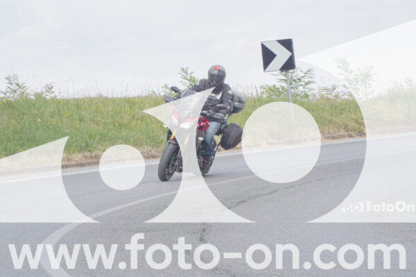 <h1 class="product-title">thumb_FF102149</h1>