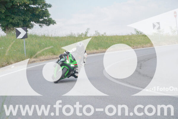 <h1 class="product-title">thumb_FF102168</h1>