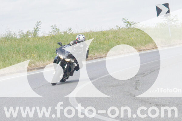 <h1 class="product-title">thumb_FF102176</h1>