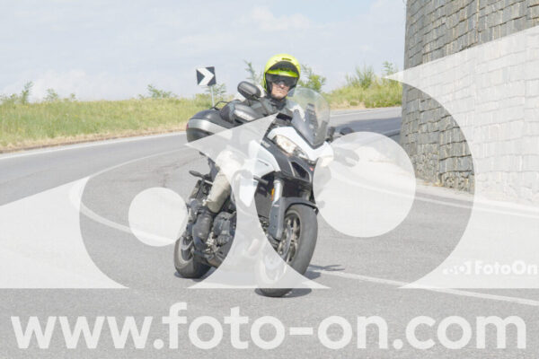 <h1 class="product-title">thumb_FF102248</h1>