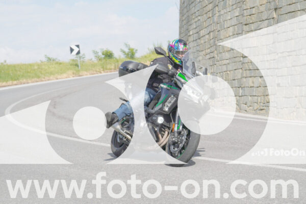 <h1 class="product-title">thumb_FF102253</h1>