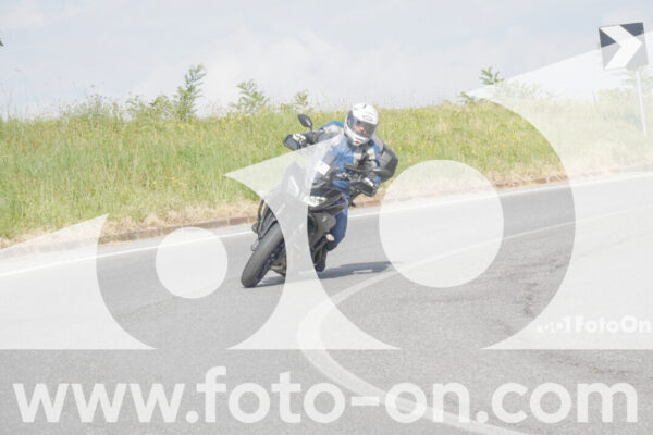 <h1 class="product-title">thumb_FF102257</h1>
