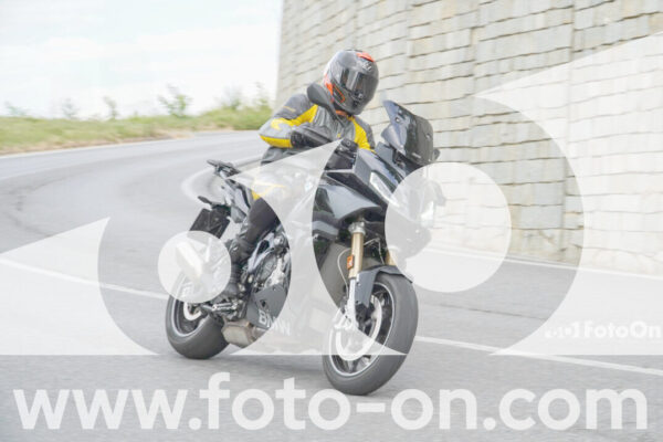 <h1 class="product-title">thumb_FF102397</h1>