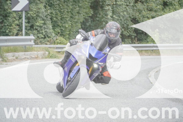 <h1 class="product-title">thumb_FF102798</h1>