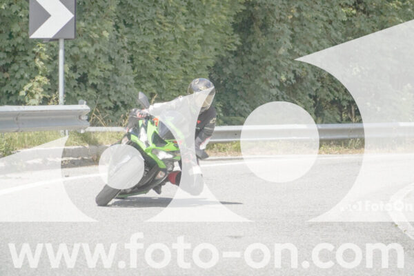 <h1 class="product-title">thumb_FF103306-1</h1>