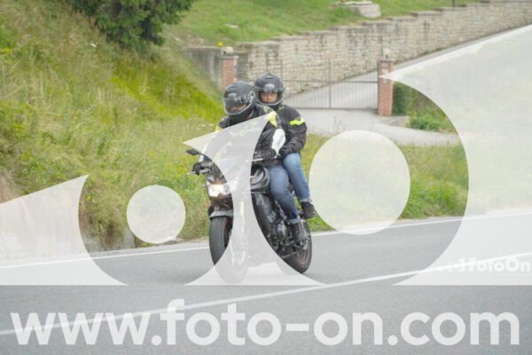 <h1 class="product-title">thumb_FF103341</h1>