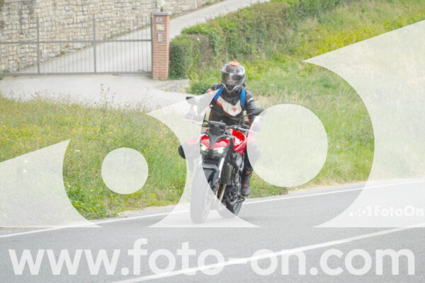 <h1 class="product-title">thumb_FF103381</h1>