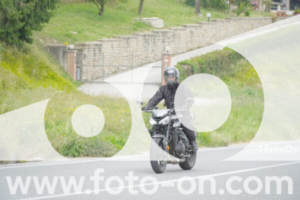 <h1 class="product-title">thumb_FF103573</h1>