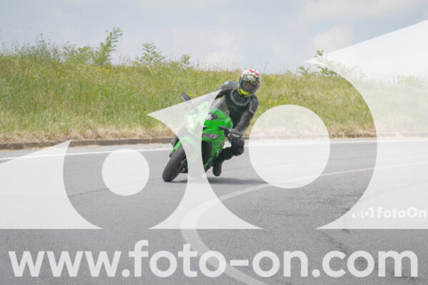 <h1 class="product-title">thumb_FF103753</h1>