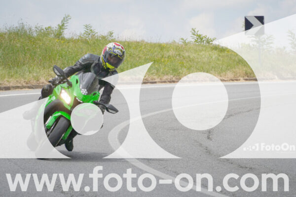 <h1 class="product-title">thumb_FF103760</h1>