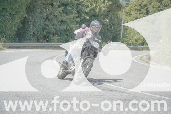 <h1 class="product-title">thumb_FF103786</h1>