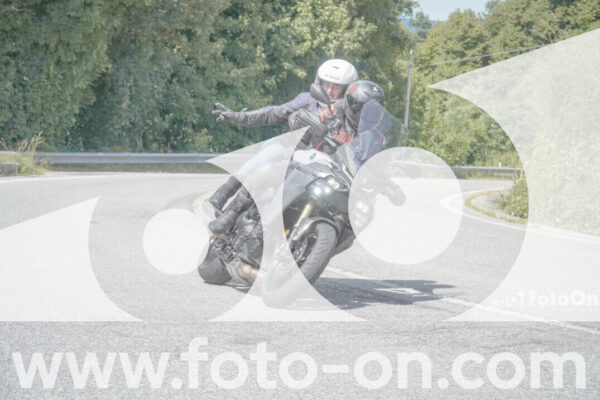 <h1 class="product-title">thumb_FF103794</h1>