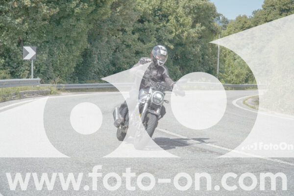 <h1 class="product-title">thumb_FF103836</h1>