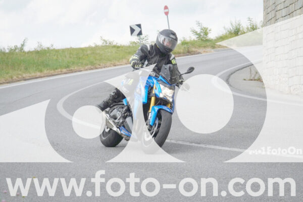 <h1 class="product-title">thumb_FF103843</h1>
