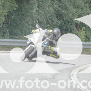 thumb_FF103845-1