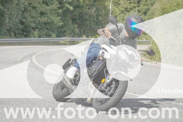 <h1 class="product-title">thumb_FF103876</h1>