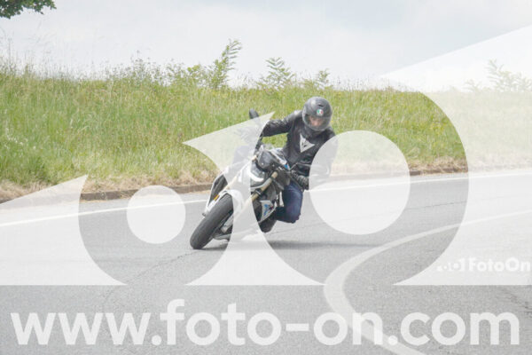 <h1 class="product-title">thumb_FF103886</h1>