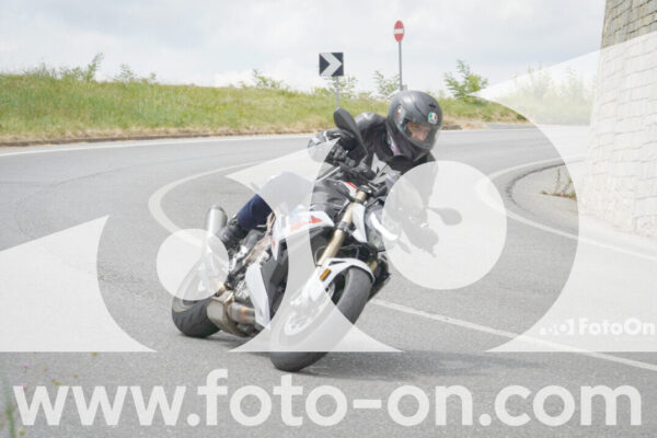 <h1 class="product-title">thumb_FF103895</h1>