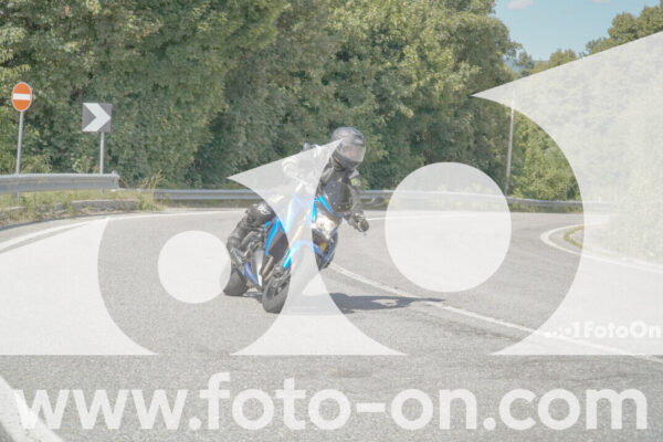 <h1 class="product-title">thumb_FF103928-1</h1>