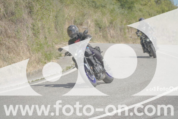 <h1 class="product-title">thumb_FF103941</h1>