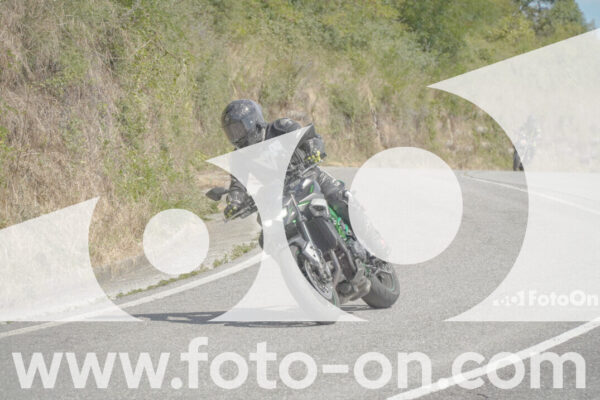 <h1 class="product-title">thumb_FF103943-1</h1>