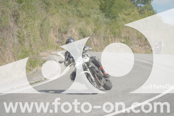 <h1 class="product-title">thumb_FF103949</h1>