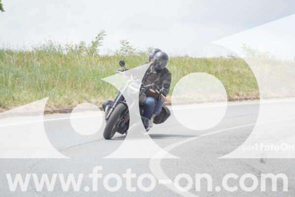 <h1 class="product-title">thumb_FF103969</h1>