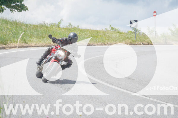 <h1 class="product-title">thumb_FF104011</h1>