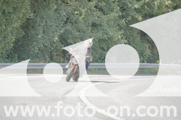 <h1 class="product-title">thumb_FF104137</h1>