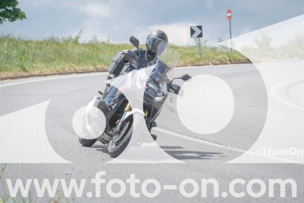<h1 class="product-title">thumb_FF104145</h1>