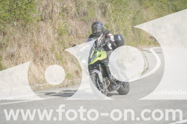 <h1 class="product-title">thumb_FF104218</h1>