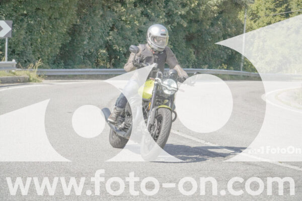 <h1 class="product-title">thumb_FF104257</h1>