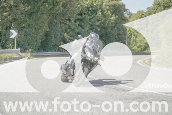<h1 class="product-title">thumb_FF104296</h1>