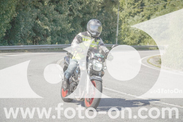 <h1 class="product-title">thumb_FF104323</h1>