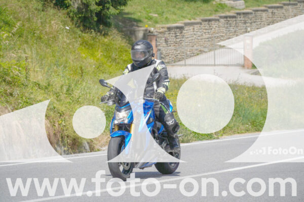 <h1 class="product-title">thumb_FF104336</h1>