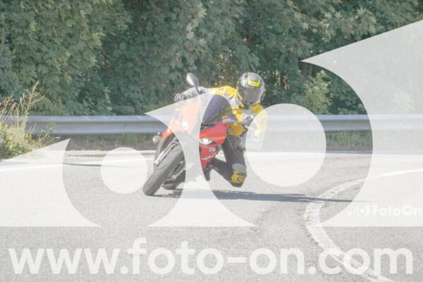 <h1 class="product-title">thumb_FF104395</h1>